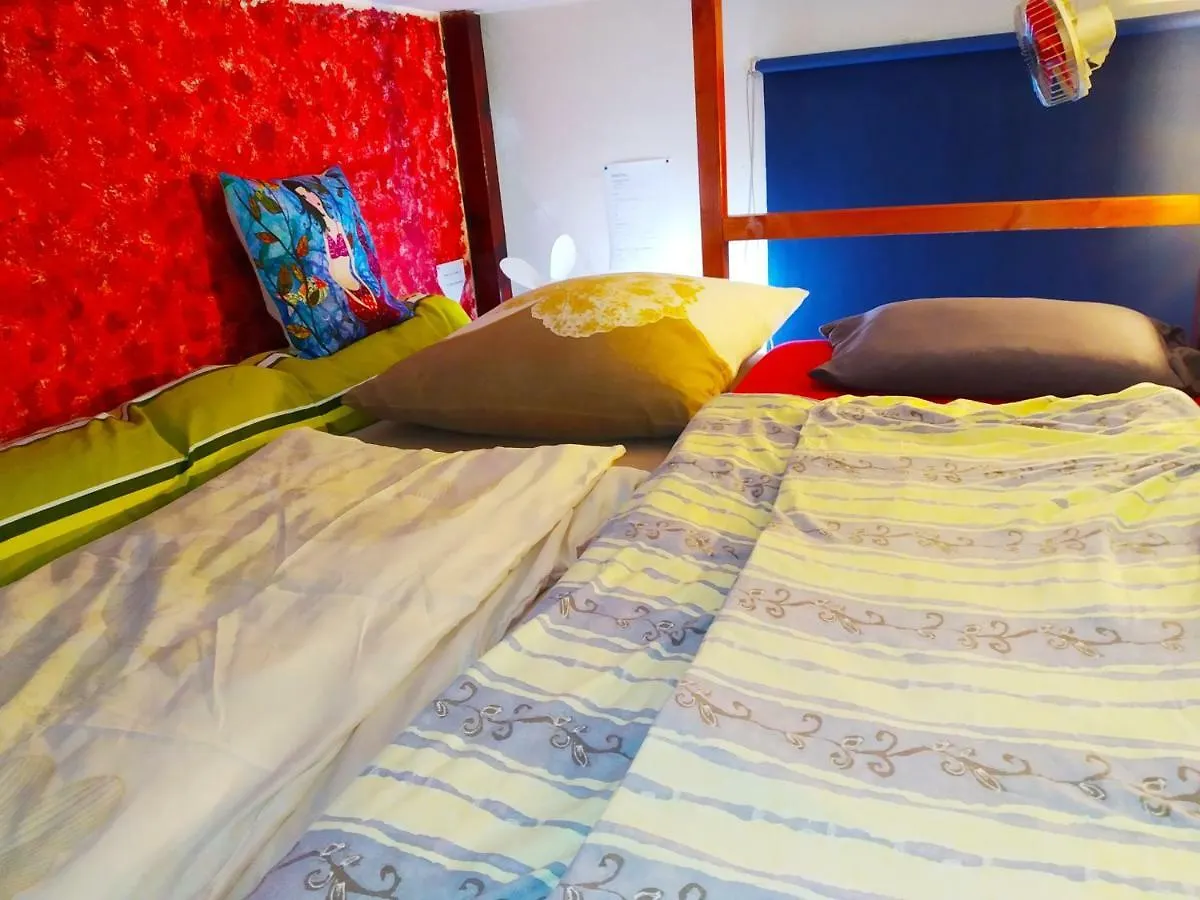 Citycentre Room For 1 Female Persons - Alternative Plus 1 Child Frankfurt am Main Pansiyon